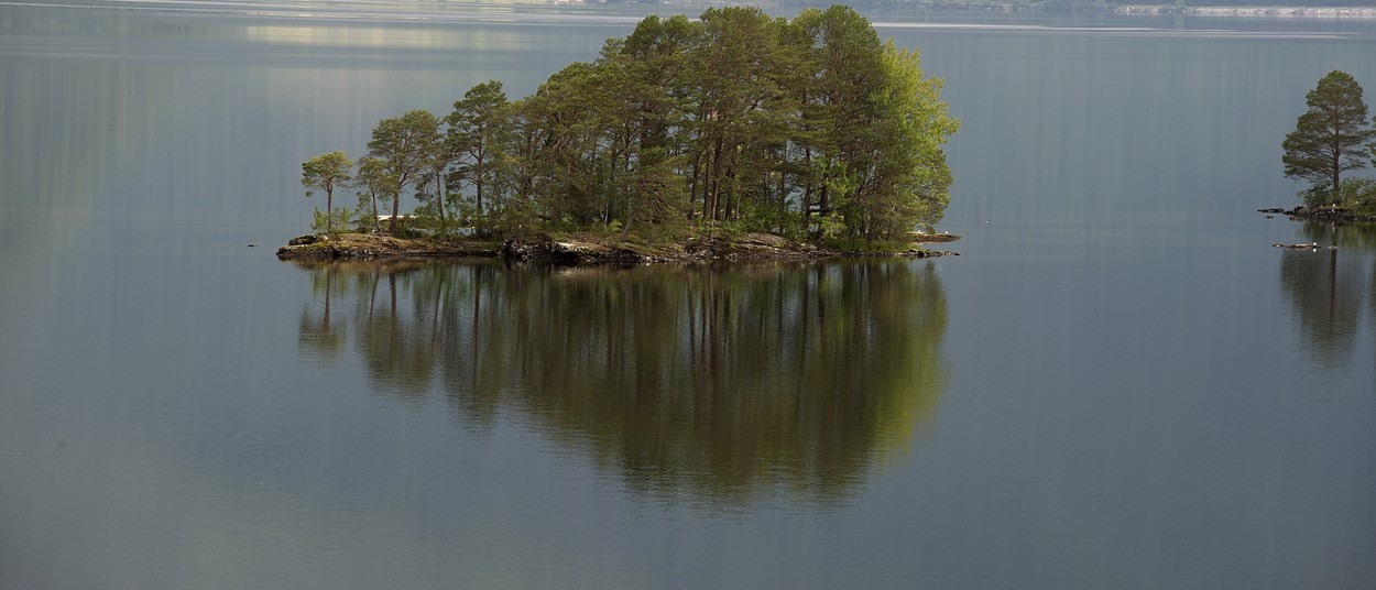 Norsko, červenec, jezero Osen na silnici E53 ze Storestolen do Lindasanden (Stryn)